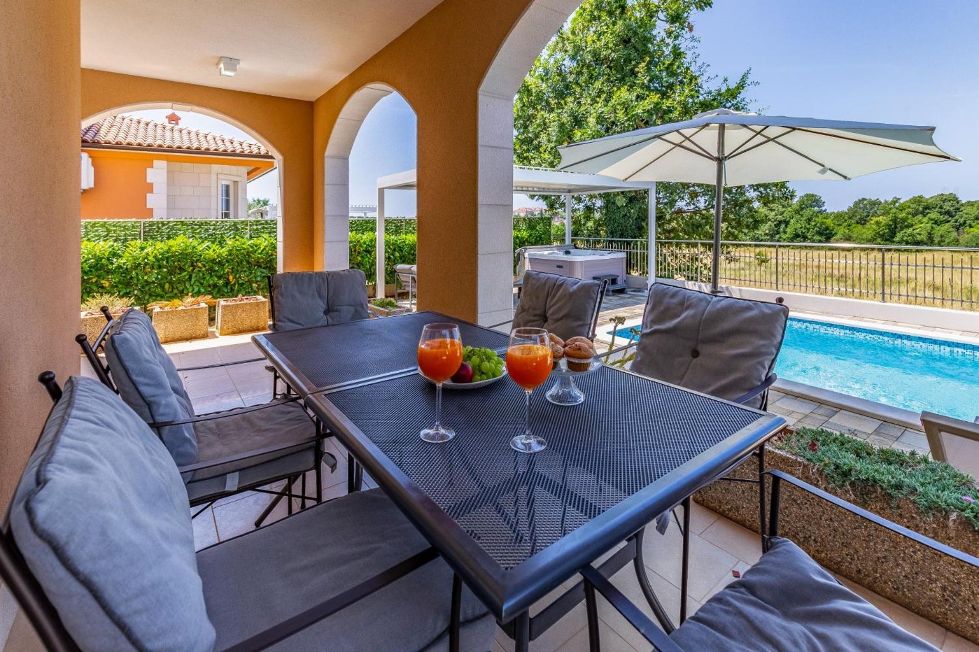 Villas Lotus With Pool And Jacuzzi Пула Екстериор снимка